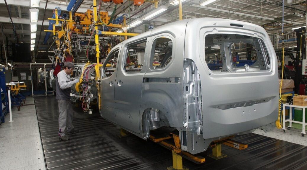 En qué momento puedo emplear el coche y cuántas personas pueden ir en la fase 0